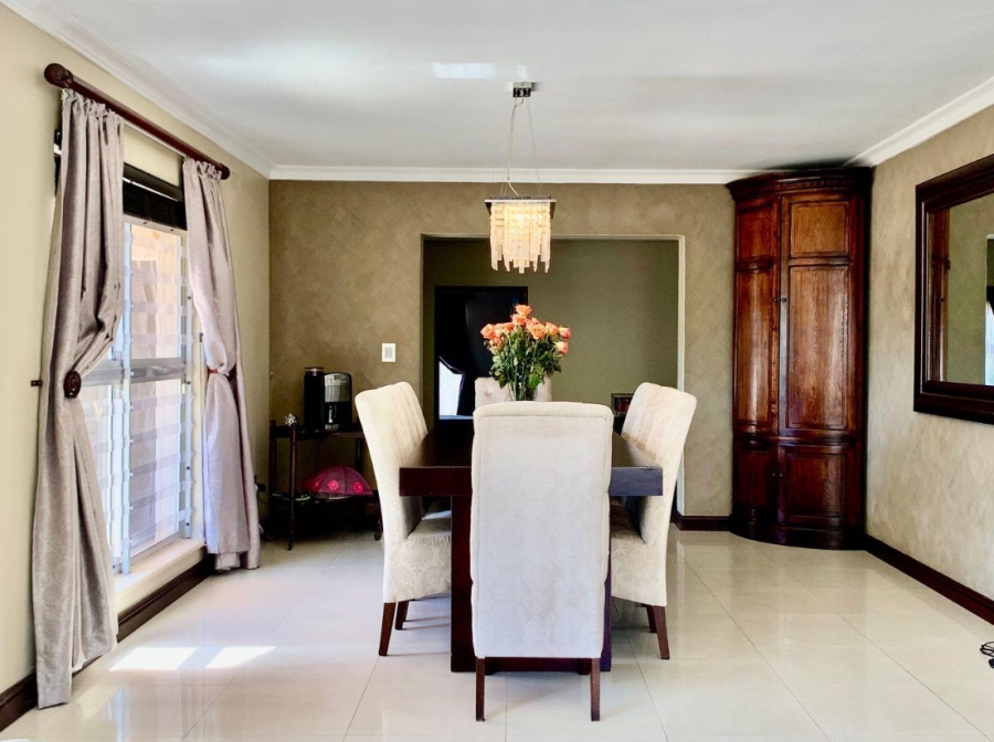 5 Bedroom Property for Sale in Hout Bay Western Cape